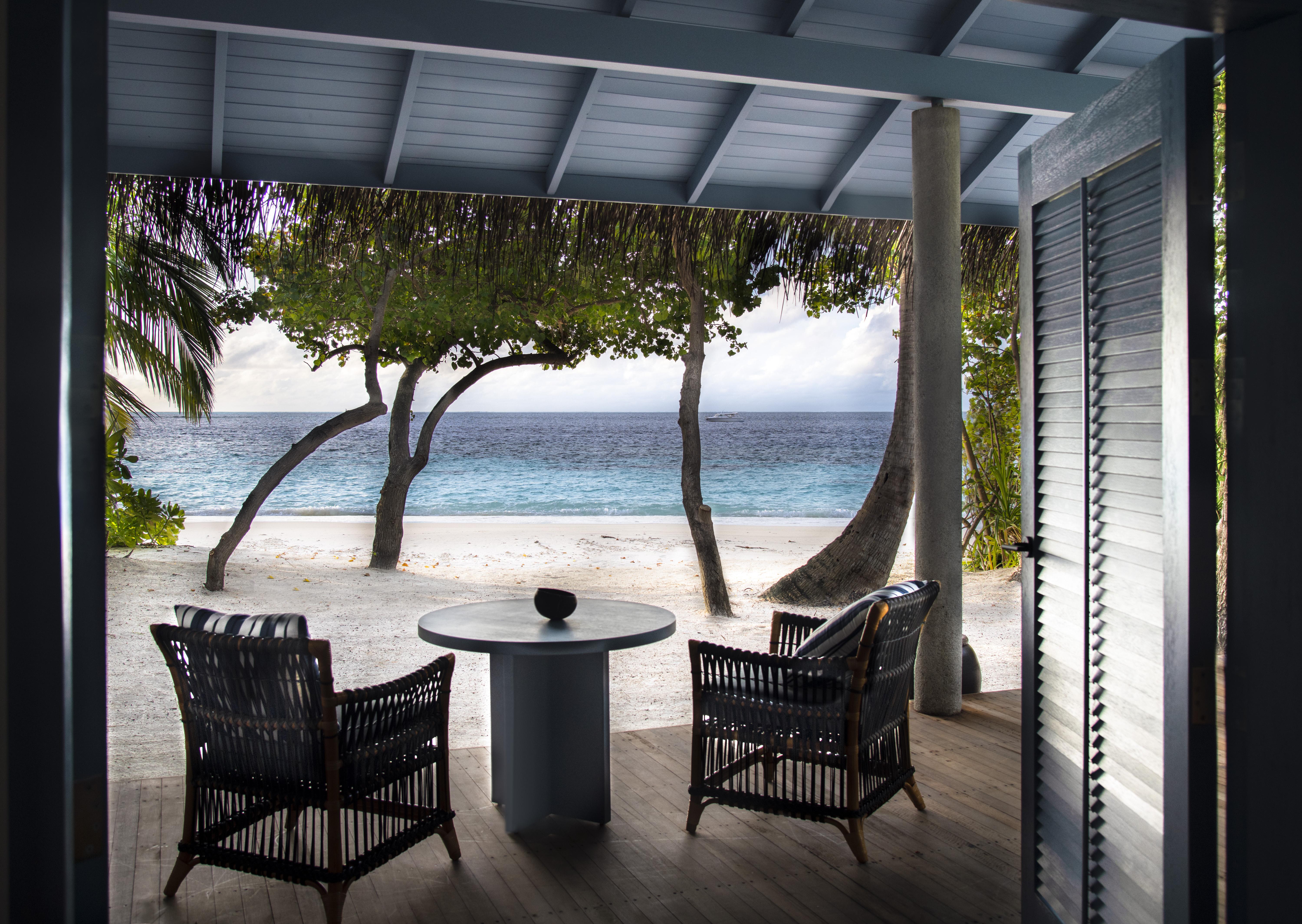 แรฟเฟิล มัลดีฟส์ เมราดู Hotel Meradhoo ภายนอก รูปภาพ