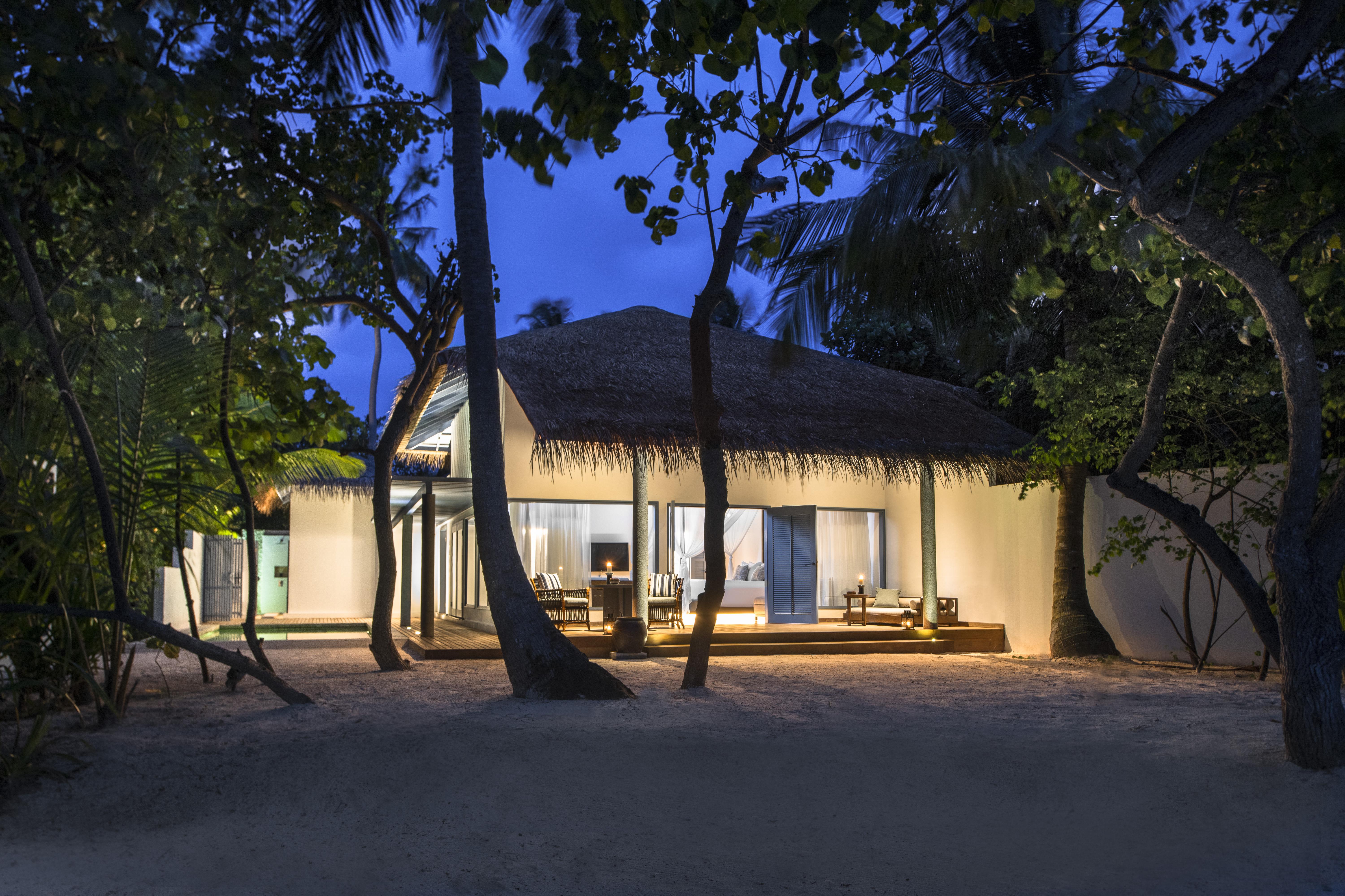 แรฟเฟิล มัลดีฟส์ เมราดู Hotel Meradhoo ภายนอก รูปภาพ
