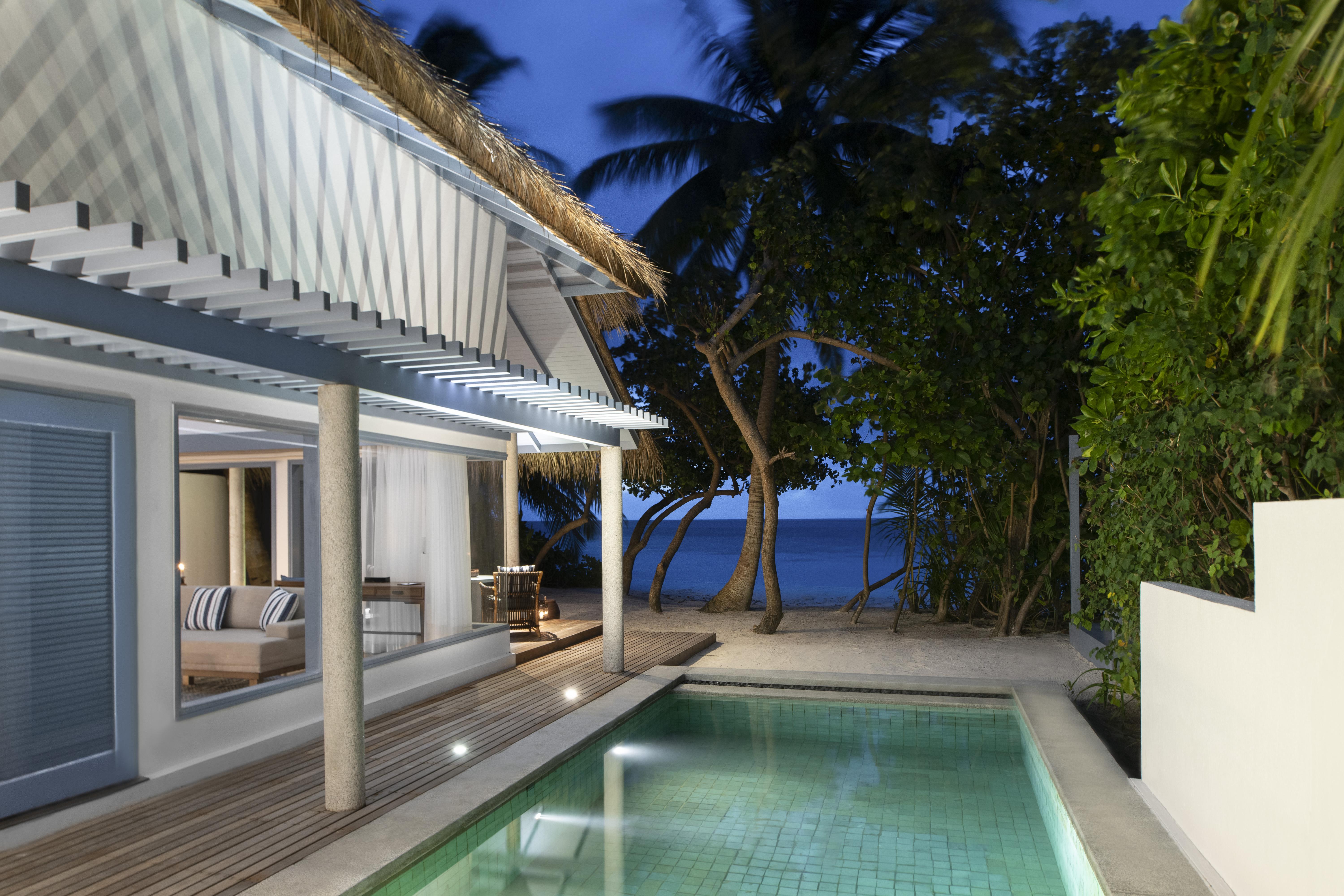แรฟเฟิล มัลดีฟส์ เมราดู Hotel Meradhoo ภายนอก รูปภาพ