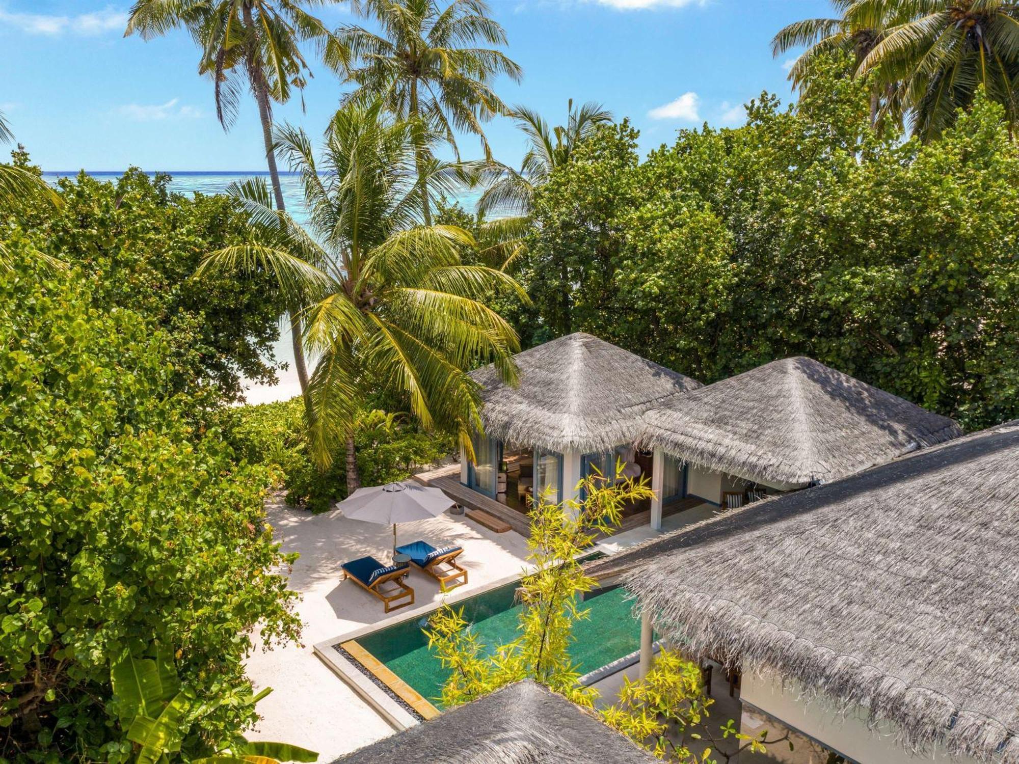 แรฟเฟิล มัลดีฟส์ เมราดู Hotel Meradhoo ภายนอก รูปภาพ